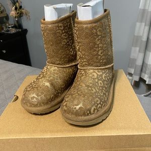 Girls Uggs Leopard